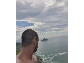 adoro-chupar-e-lamber-os-seios-e-a-pepeka-sem-pene-premium-em-rio-de