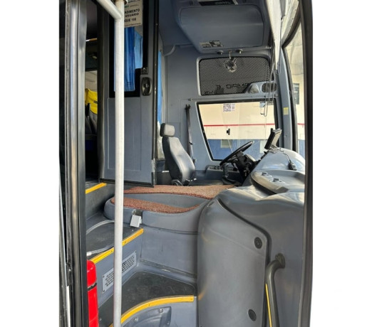 onibus-campione-dianteiro-volvo-270-f-ano-2012-cod-de-qualidade-em-paranacuritiba-cidade-em-paranacuritiba-cidade-big-4