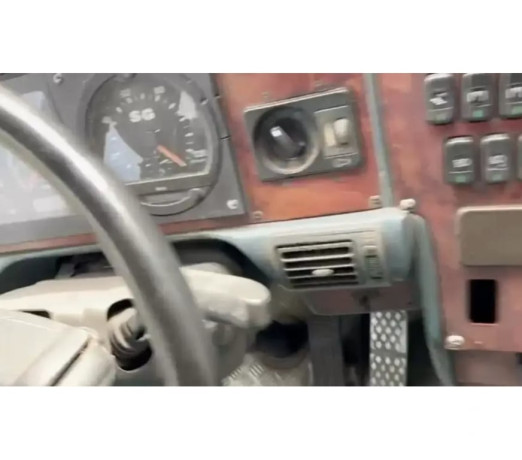 scania-busscar-2005-rf-7180-matriz-onibus-melhor-oferta-paranacuritiba-matriz-r-14000000-em-paranacuritiba-matriz-r-14000000-big-4