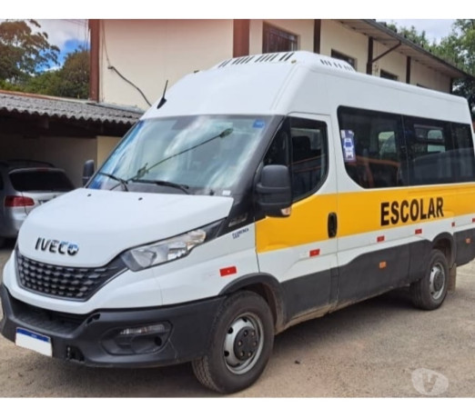 van-iveco-escolar-c-ar-ano-2023-15-lugares-cod100-em-paranacuritiba-cidade-produtoservico-com-certificacao-de-premium-em-paranacuritiba-cidade-oportunidade-unica-big-0