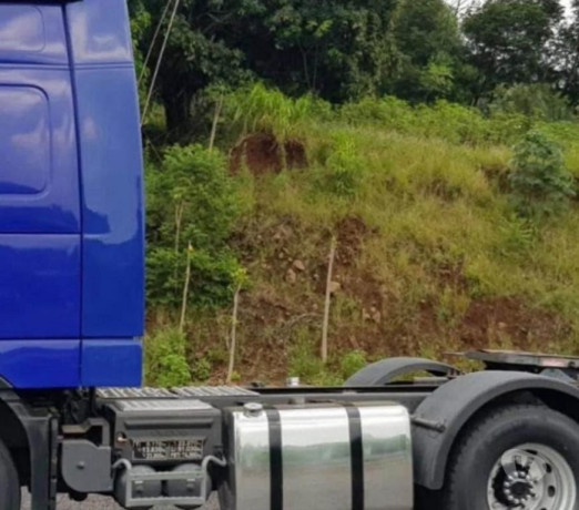 volvo-fh-540-6x4-maringa-pr-caminhoes-usados-a-v-premium-em-paranamaringa-em-paranamaringa-big-3
