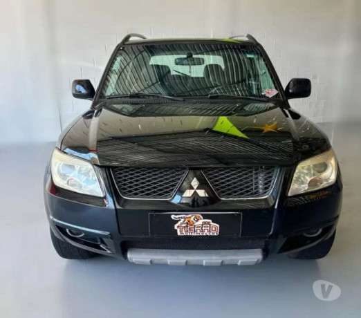 pajero-tr4-20-flex-automatica-2014-sao-jose-dos-c-em-sao-paulo-melhor-preco-da-regiao-com-condicoes-especiais-r-5890000-r-5890000-big-2