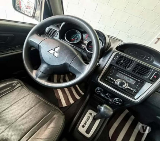 pajero-tr4-20-flex-automatica-2014-sao-jose-dos-c-em-sao-paulo-melhor-preco-da-regiao-com-condicoes-especiais-r-5890000-r-5890000-big-3