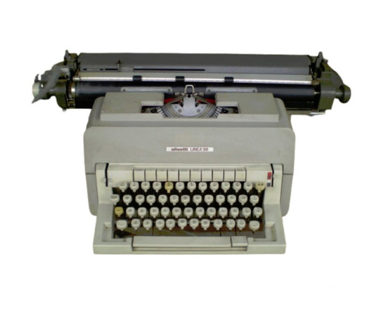 maquina-de-escrever-antiga-cod-215-porto-aleg-de-alto-padrao-em-rio-grande-negociavel-big-0