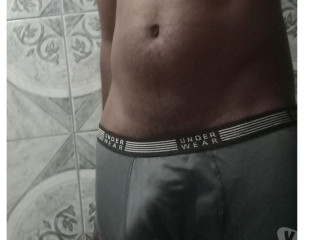 sou-negao-186-de-altura-com-vontade-de-foder-caxi-de-selecionado-em-rio-de-garantia